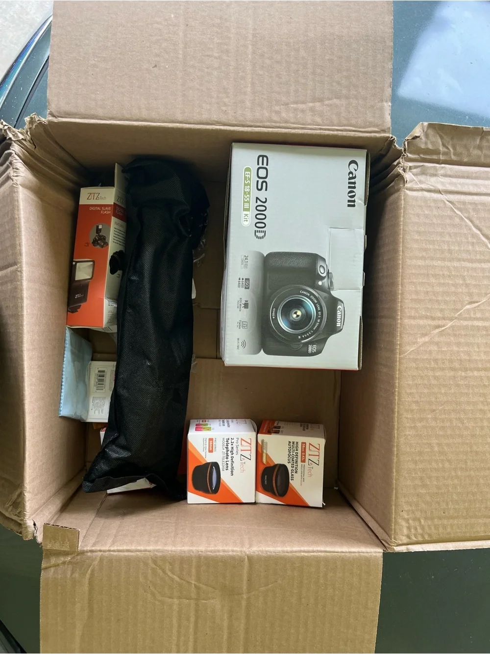 Canon EOS 2000D DSLR Kit with Accessories - Black